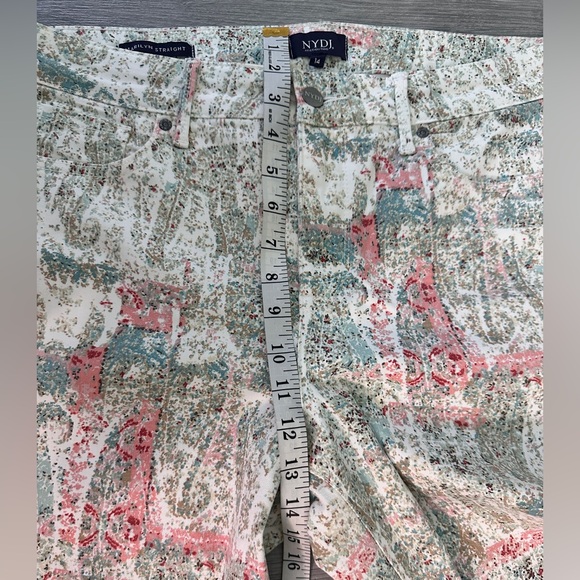 NYDJ Women's Ivory, Green, Paisley Marilyn Straight Crop Capris Plus Size 14 - Picture 3 of 9